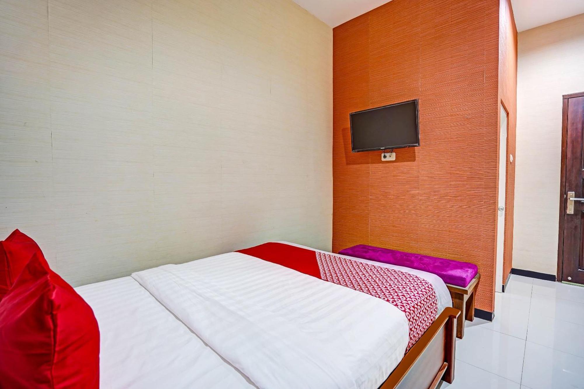 Oyo 90889 Dkb Residence Surabaya Exterior foto